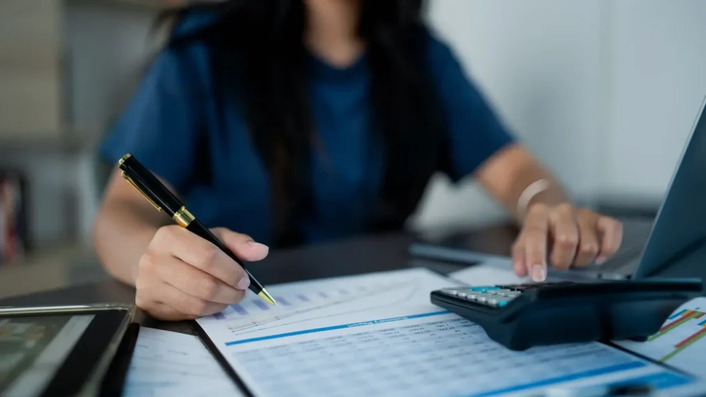 Difference between company payroll and third party payroll