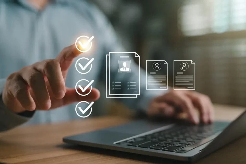 How to effectively connect with recruiters on LinkedIn 2025