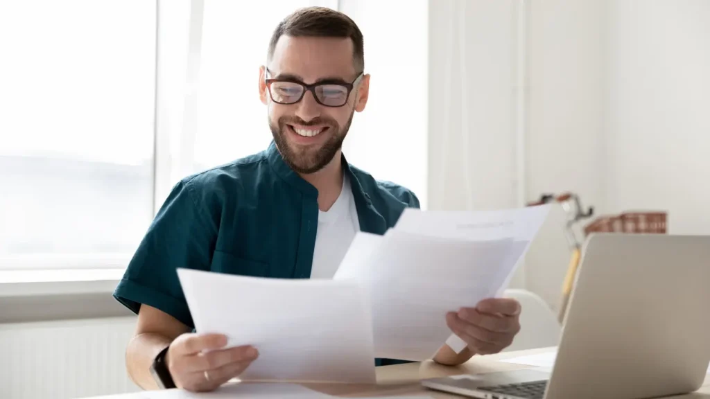 How to write a strong ending for a cover letter with examples