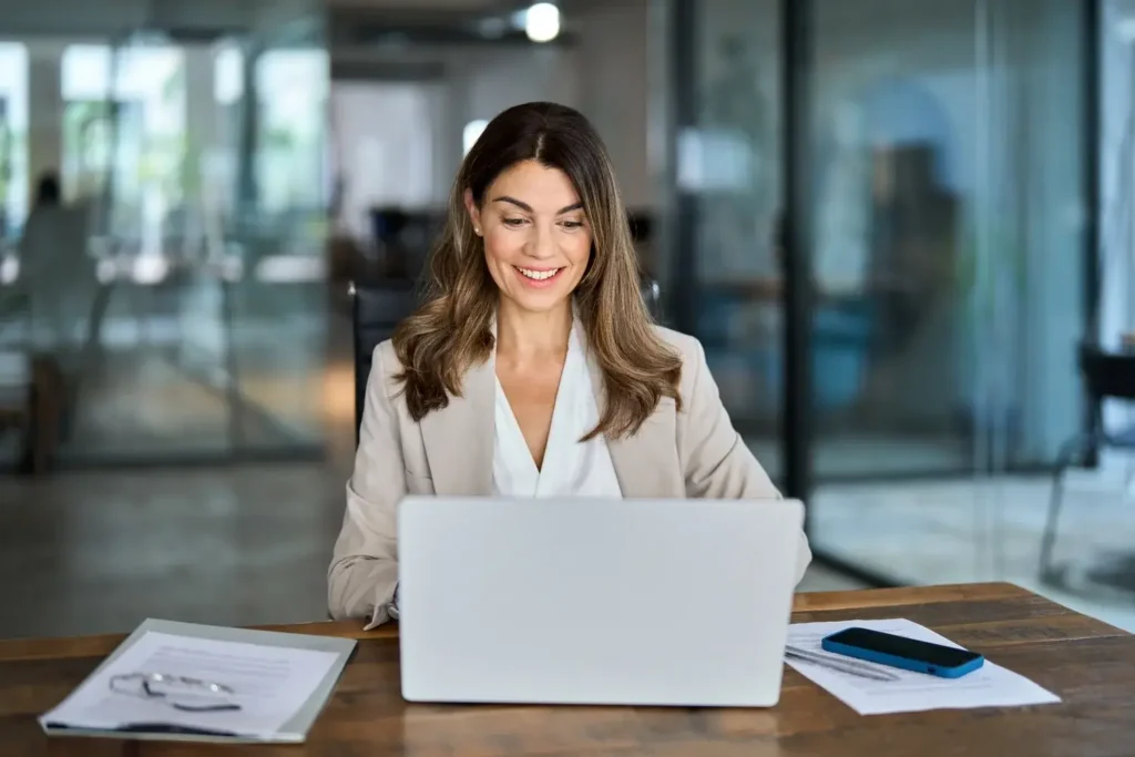 Top 12 HR KPIs every HR manager should track in 2025