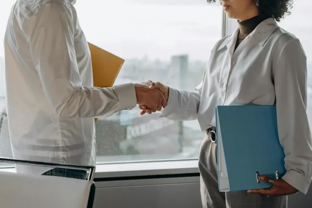Tips to successfully negotiate your salary with HR managers