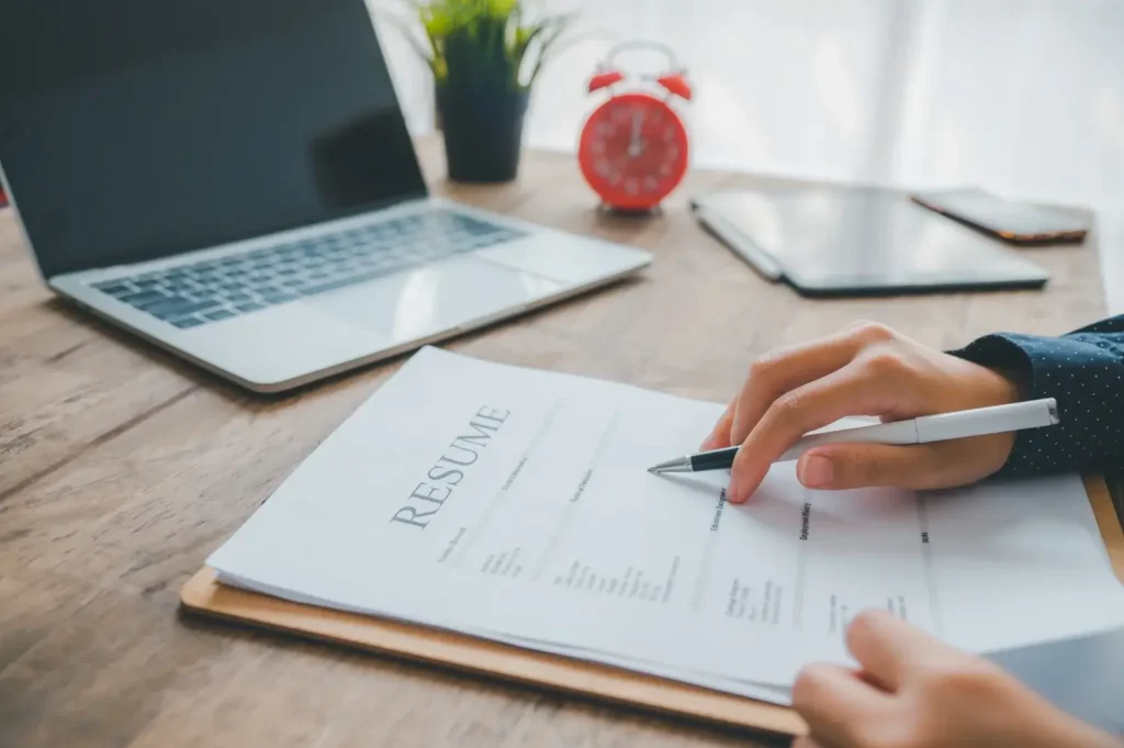 How to write a professional resume that gets you noticed